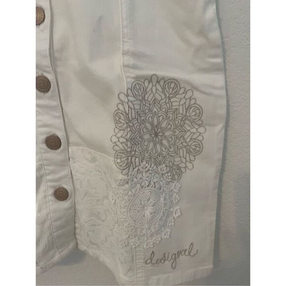 Desigual White Embroidered and Lace Detail Shirt Dress NEW - Picture 4 of 10